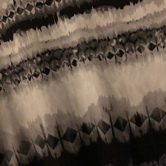 Top - Picture 2 of 4